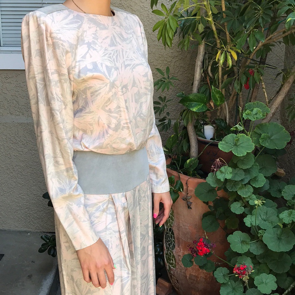 Vintage 80’s light pink/gray Kay Unger silk dress